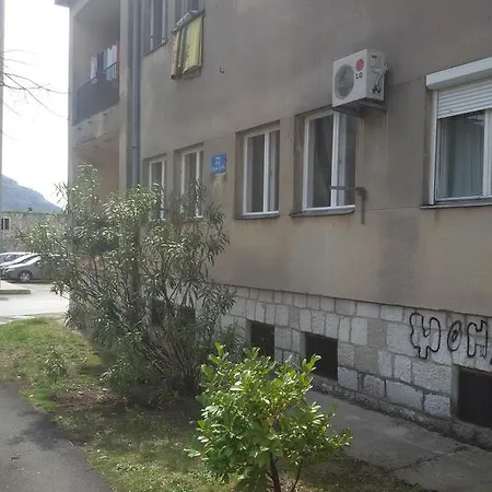 Am Apartman 特雷比涅