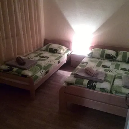 Am Apartman *